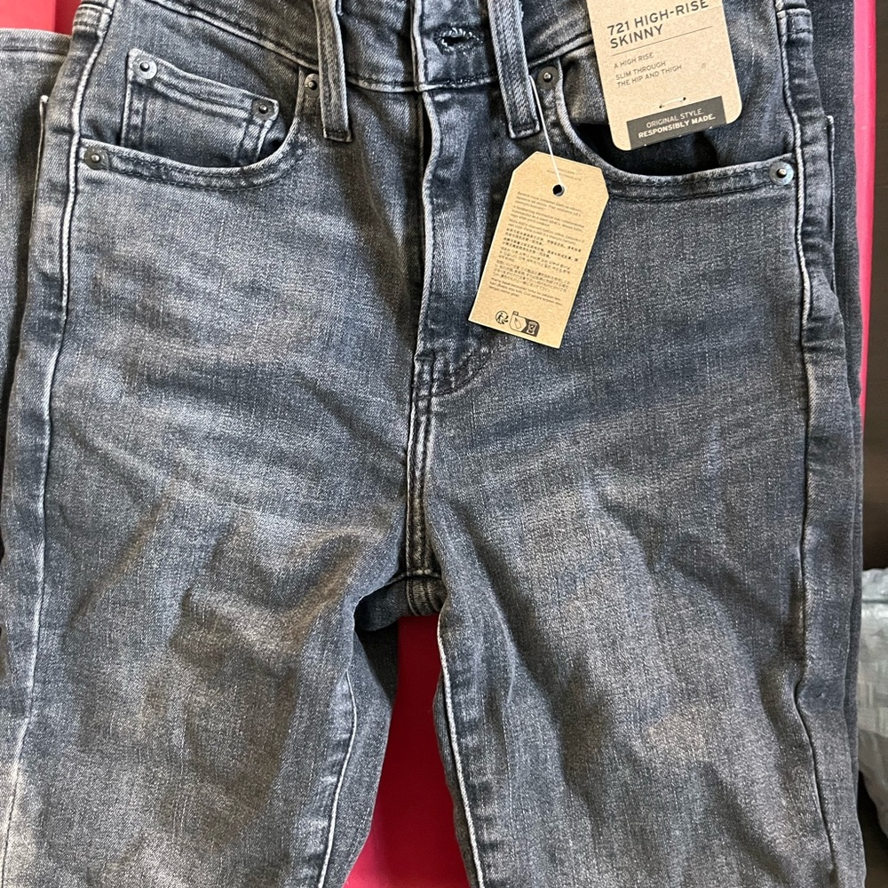 Levi's High Rise Skinny Jeans - Dark Gray